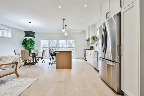 28 Lakeside Drive, ON L2M 1P4