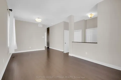 809 Carnelian Crescent, ON K1X 0A8