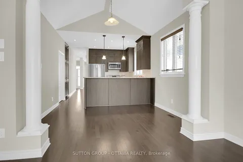 809 Carnelian Crescent, ON K1X 0A8