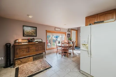 9450 Longwoods Road, ON N7M 5J7