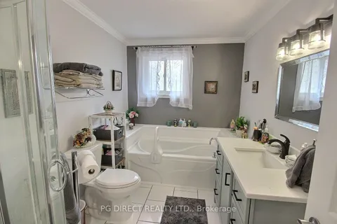 65 O'Neil Crescent, ON K8V 5Y5