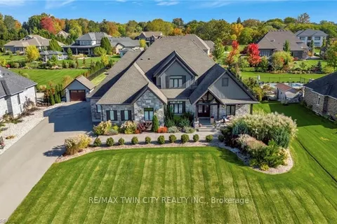 24 Tedley Boulevard, ON N3T 0E3