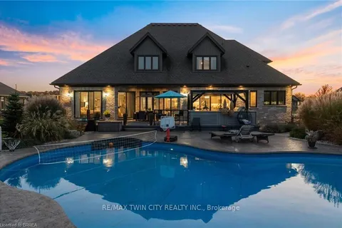 24 Tedley Boulevard, ON N3T 0E3