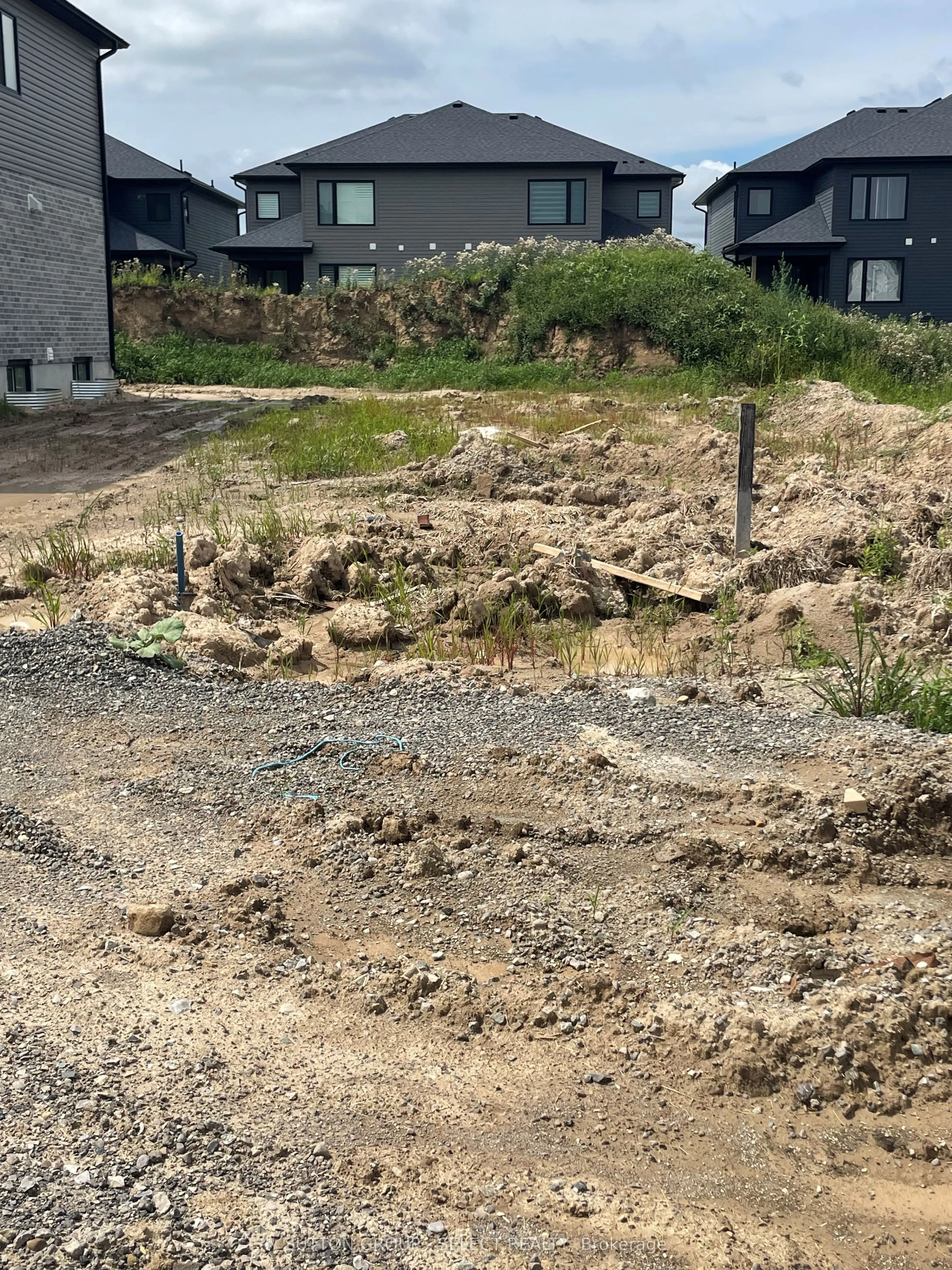 6343 HEATHWOODS Avenue, ON N6P 0J9