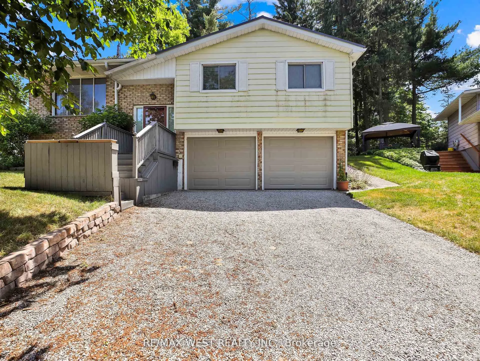 11 Glenda Street, ON N3Y 4T3