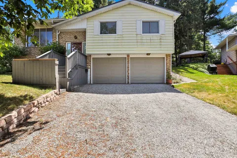 11 Glenda Street, ON N3Y 4T3