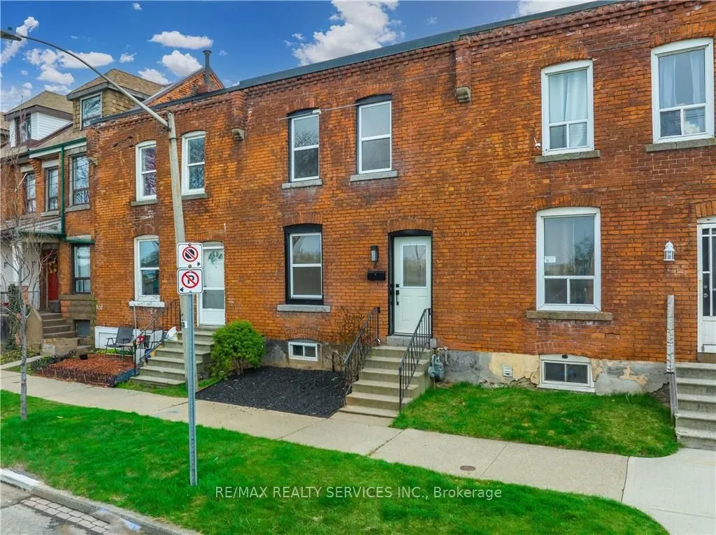 6 Mars Avenue, ON L8L 3V8