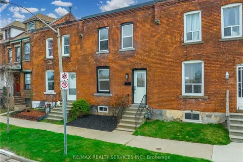 6 Mars Avenue, ON L8L 3V8