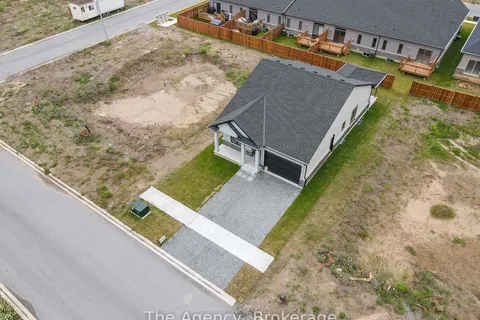 211 Sycamore Street, ON L3C 0J8