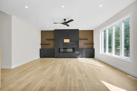 50 Royal Crescent, ON N5P 3T2