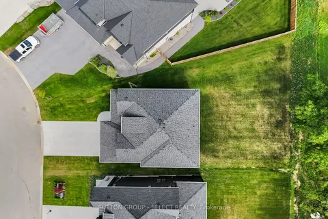 50 Royal Crescent, ON N5P 3T2