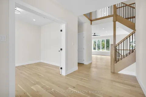 50 Royal Crescent, ON N5P 3T2