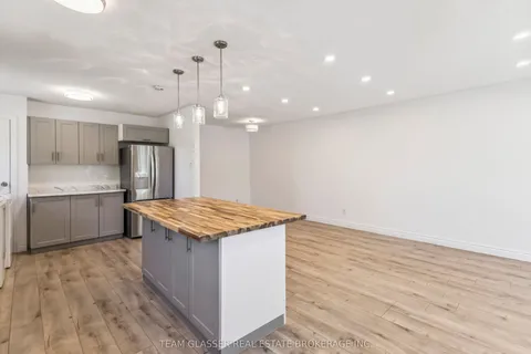 237 Banbury Road, ON N5Z 4M1