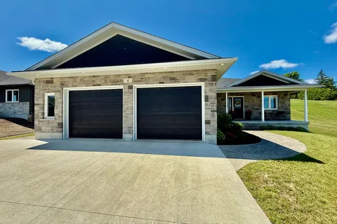 4 Noeckerville Hill Drive, ON N0G 2J0