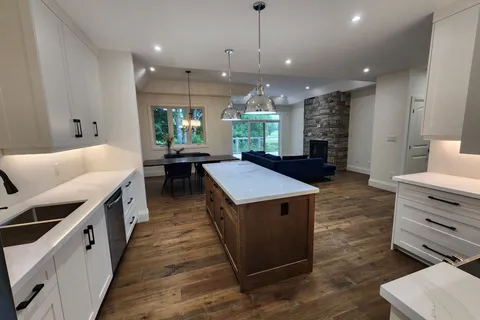 8 HILTON Lane, ON N4L 1L8