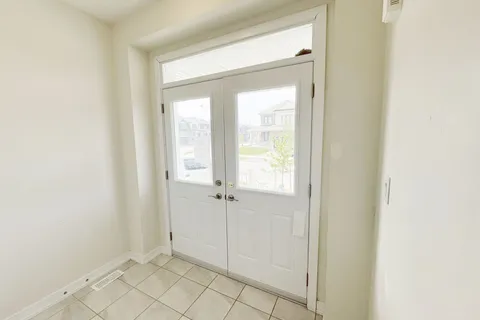 33 Basswood Crescent, ON N3W 0H5