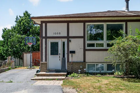 1088 Pinewood Place, ON K7P 1L1