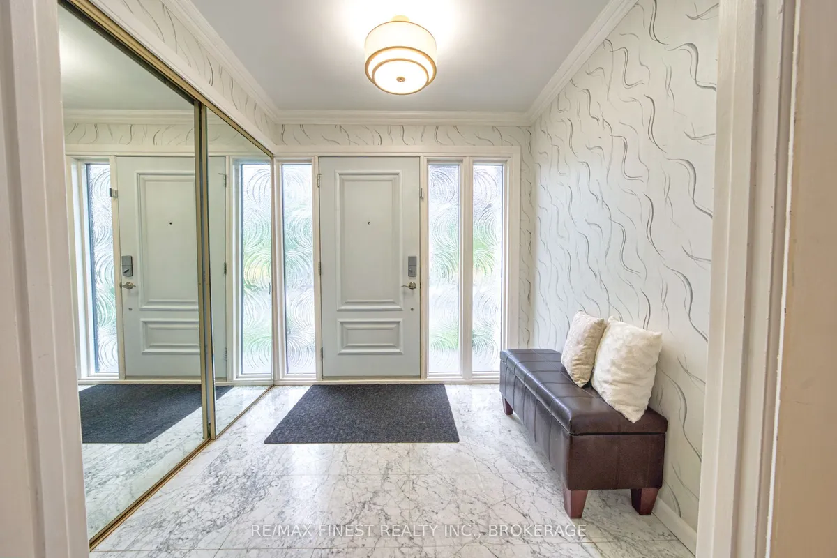 16 Pembroke Street, ON K7L 4N4