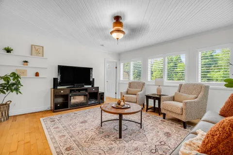 4 Colonial Drive, ON N0B 1E0