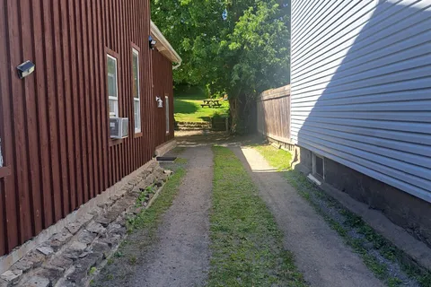 110-112 CHURCH Street, ON K6V 2H4