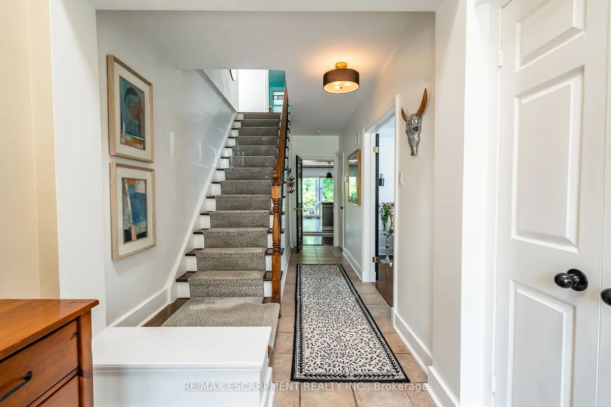 60 Inverness Avenue, ON L9C 1A4