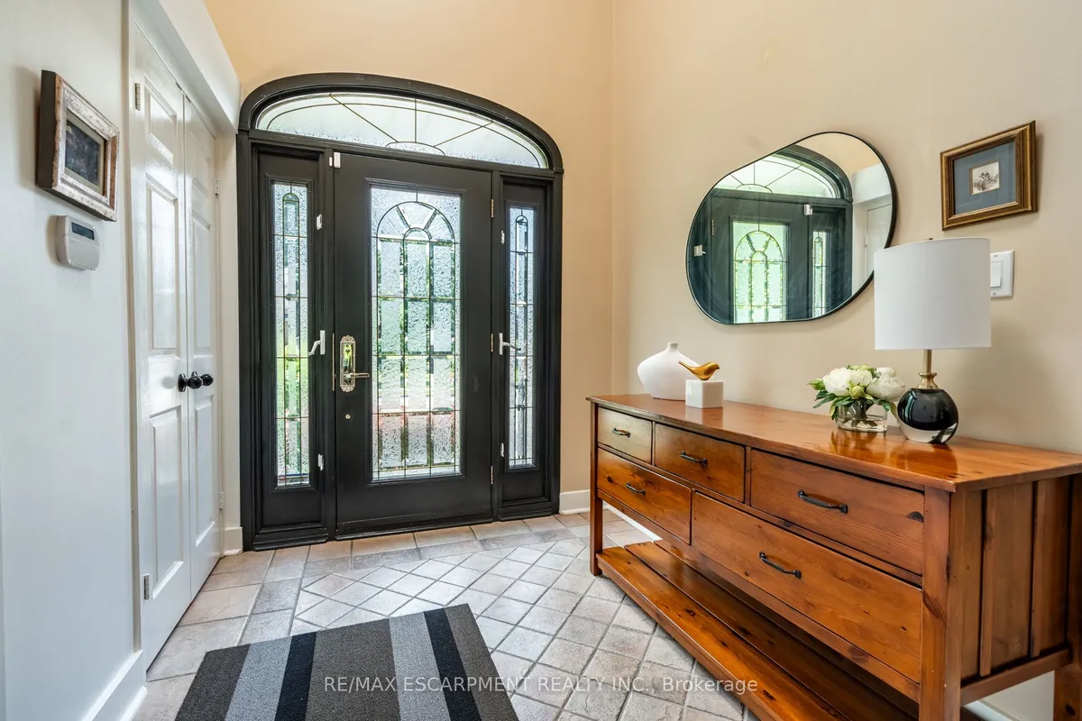 60 Inverness Avenue, ON L9C 1A4