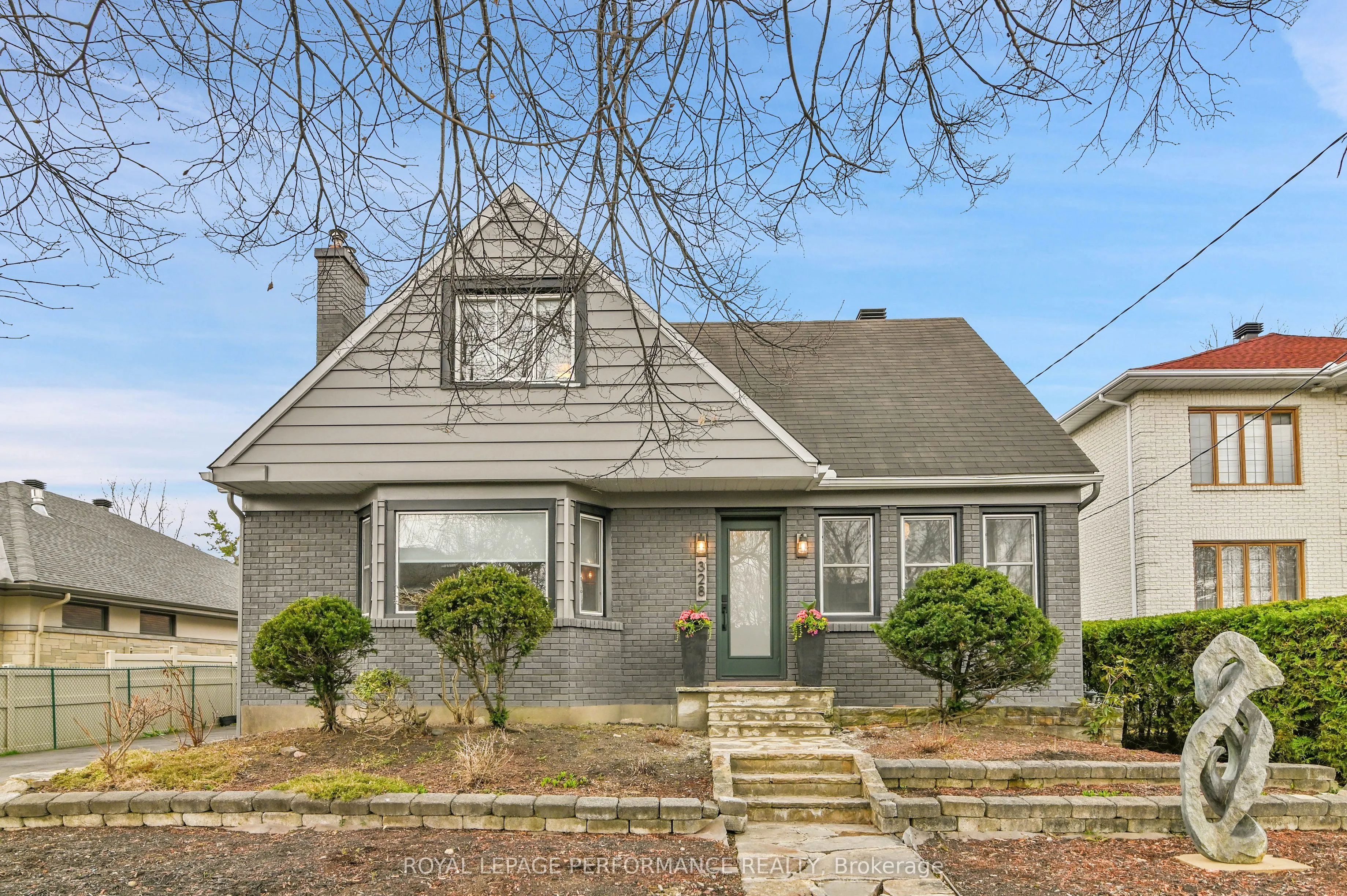 328 Pleasant Park Road, ON K1H 5M8