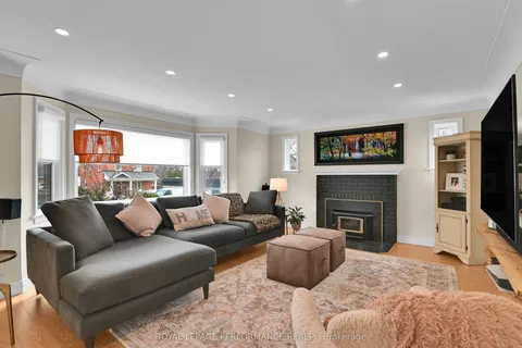 328 Pleasant Park Road, ON K1H 5M8