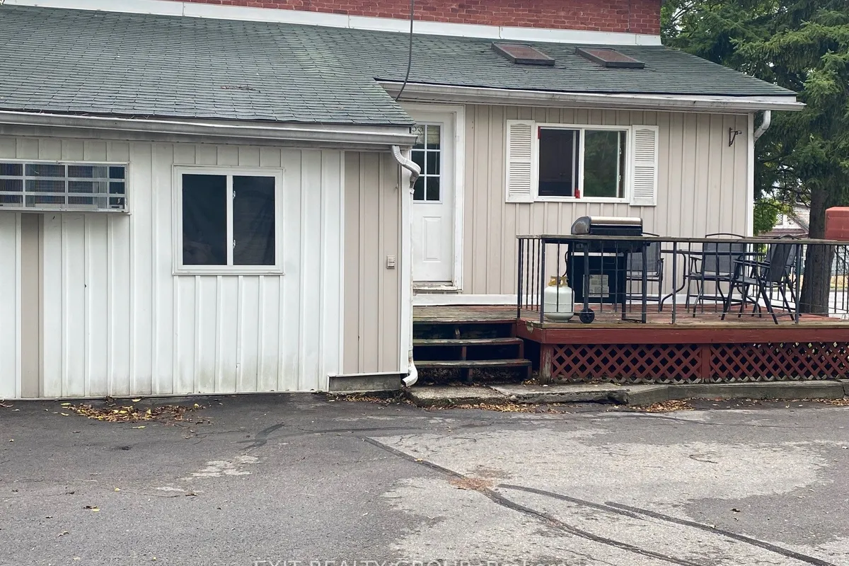 109 West Street, ON K8V 2M3