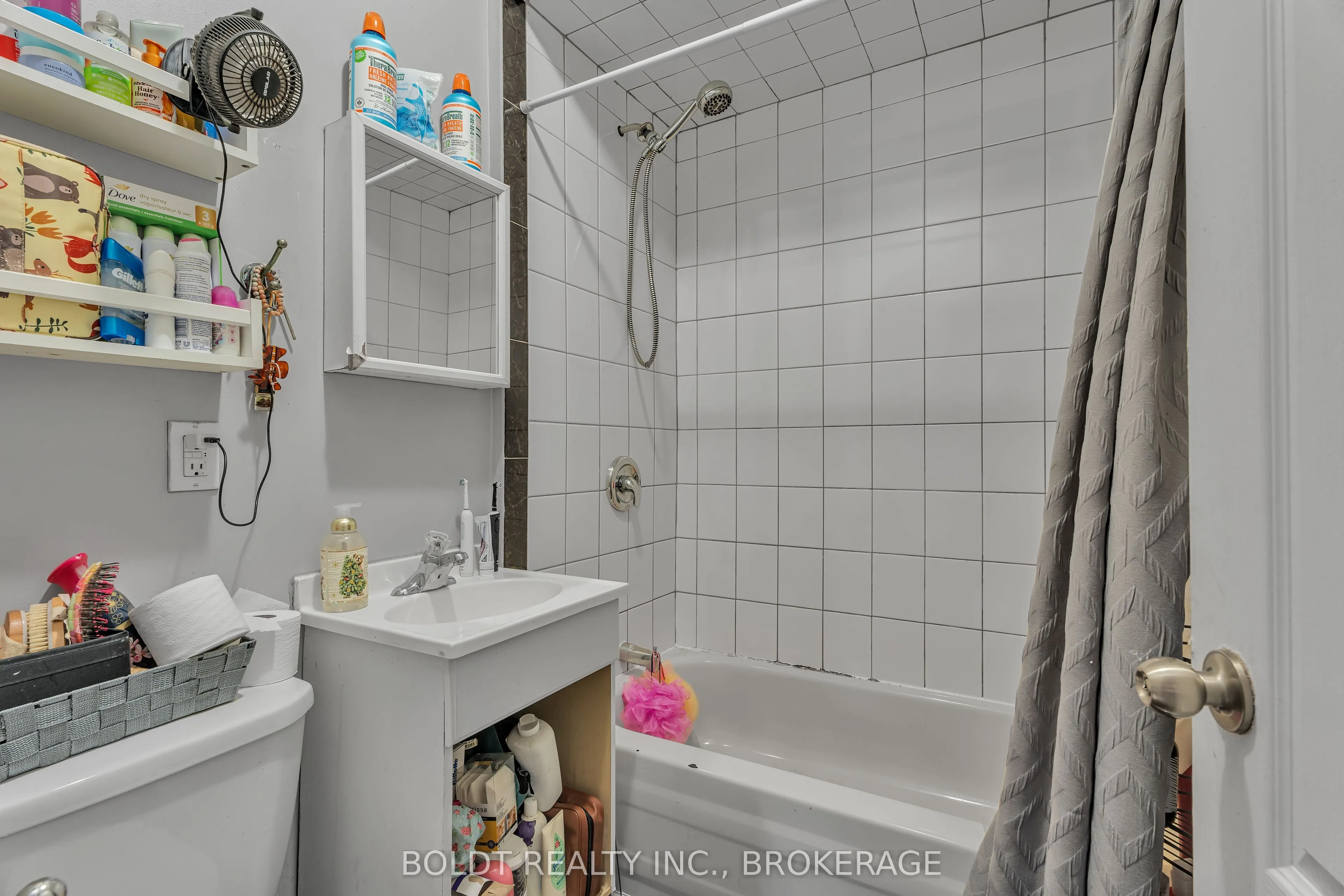 209 Rosslyn Avenue, ON L8M 3J6