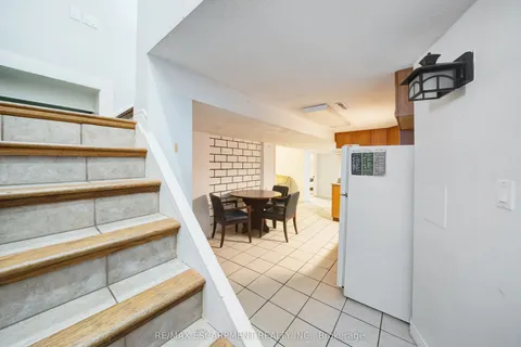 84 Jacobson Avenue, ON L2T 3A3