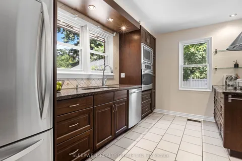 2209 Belair Drive, ON K2C 0X2