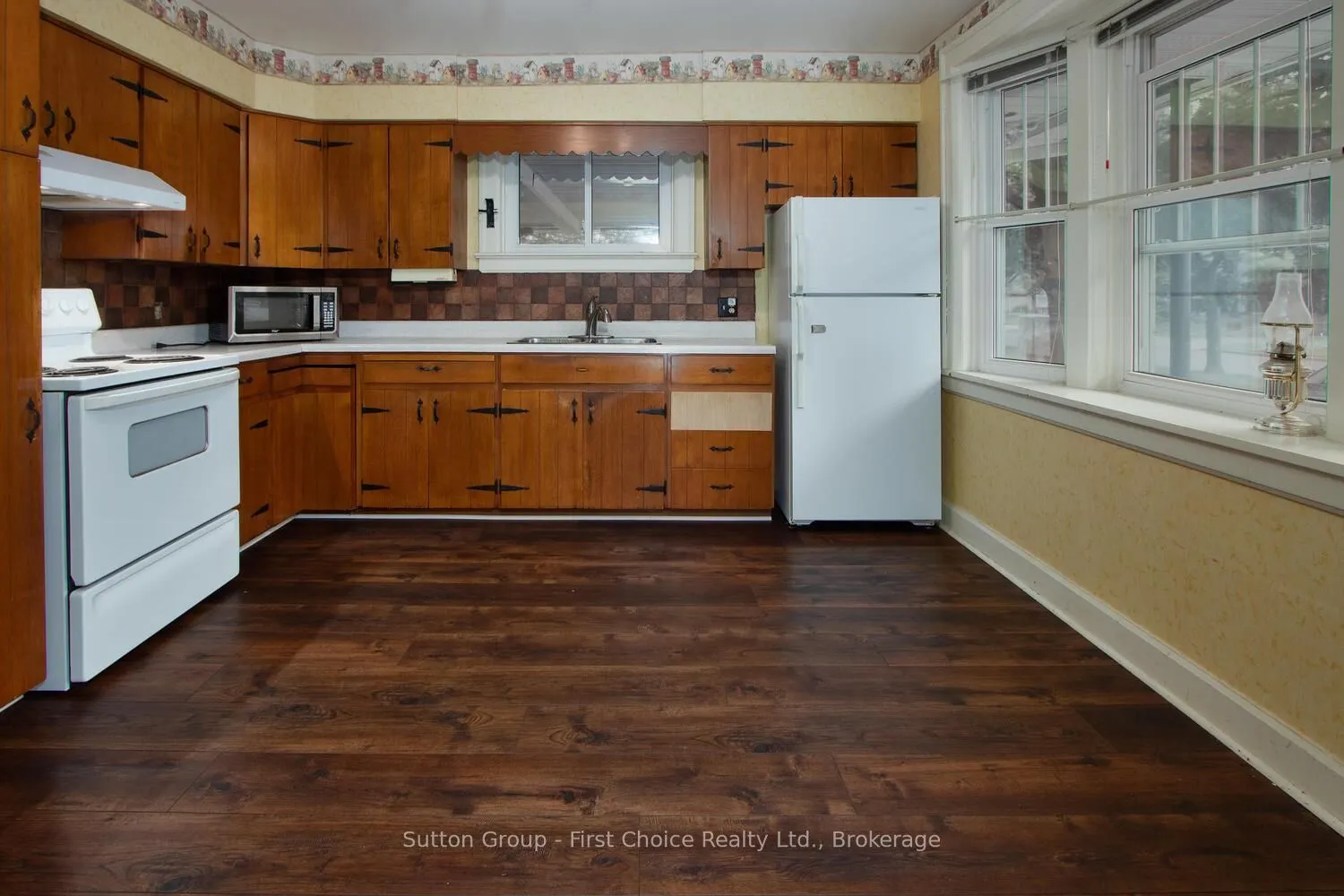 270 Devon Street, ON N5A 2Z9