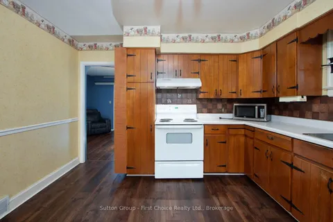 270 Devon Street, ON N5A 2Z9