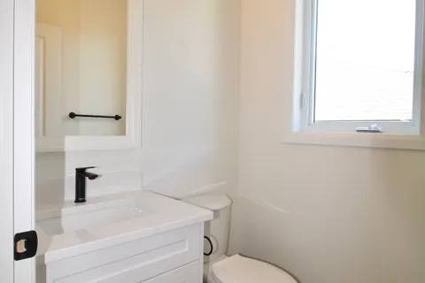 260 7th Street, ON N4N 1G9