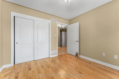 48 Bridgewater Court, ON L3C 7M6