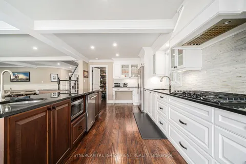 3809 Alderwood Street, ON K1T 3R3