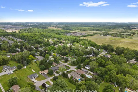 40 TOPHAM Boulevard, ON L3C 3G2