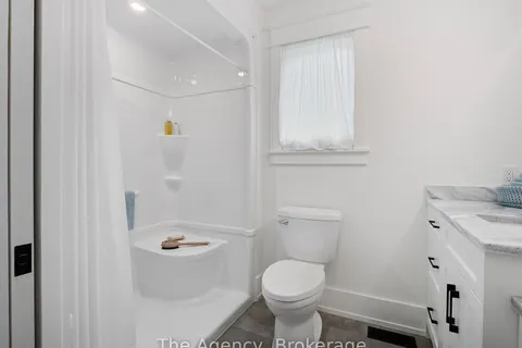 40 TOPHAM Boulevard, ON L3C 3G2