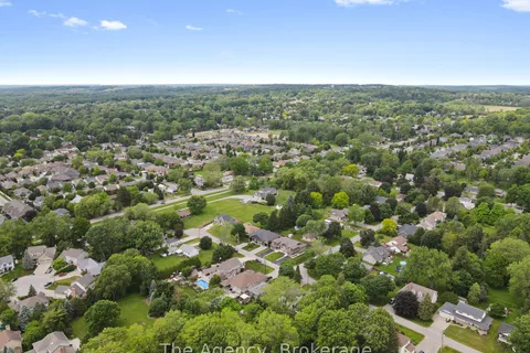 40 TOPHAM Boulevard, ON L3C 3G2