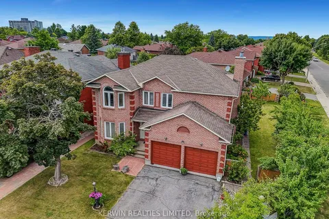 2 Hyde Park Way, ON K2G 5R6