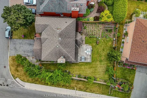 2 Hyde Park Way, ON K2G 5R6