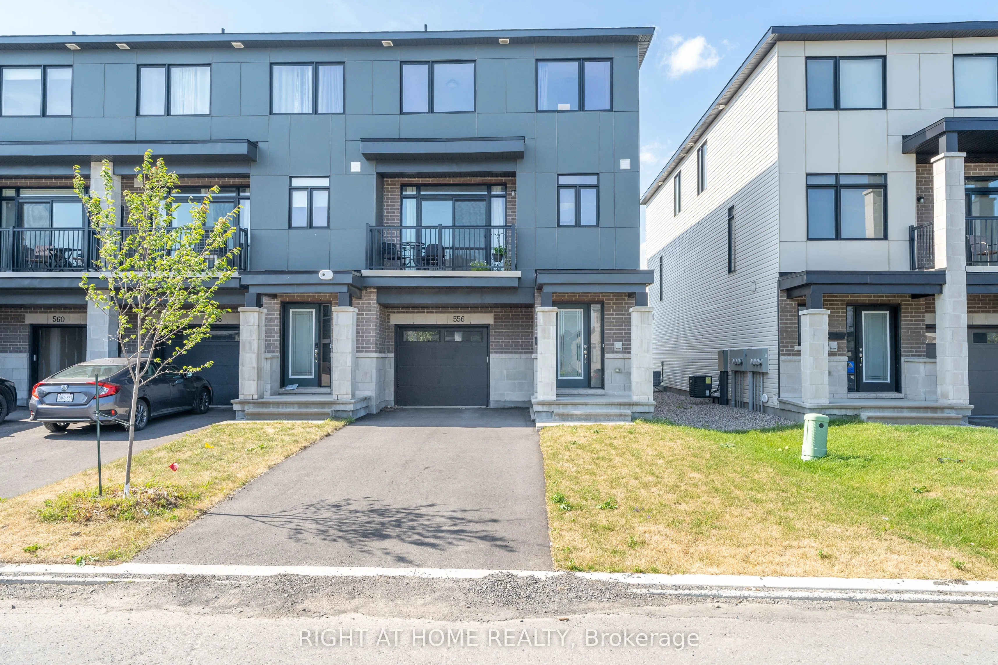 556 Tahoe Heights, ON K1T 0X5