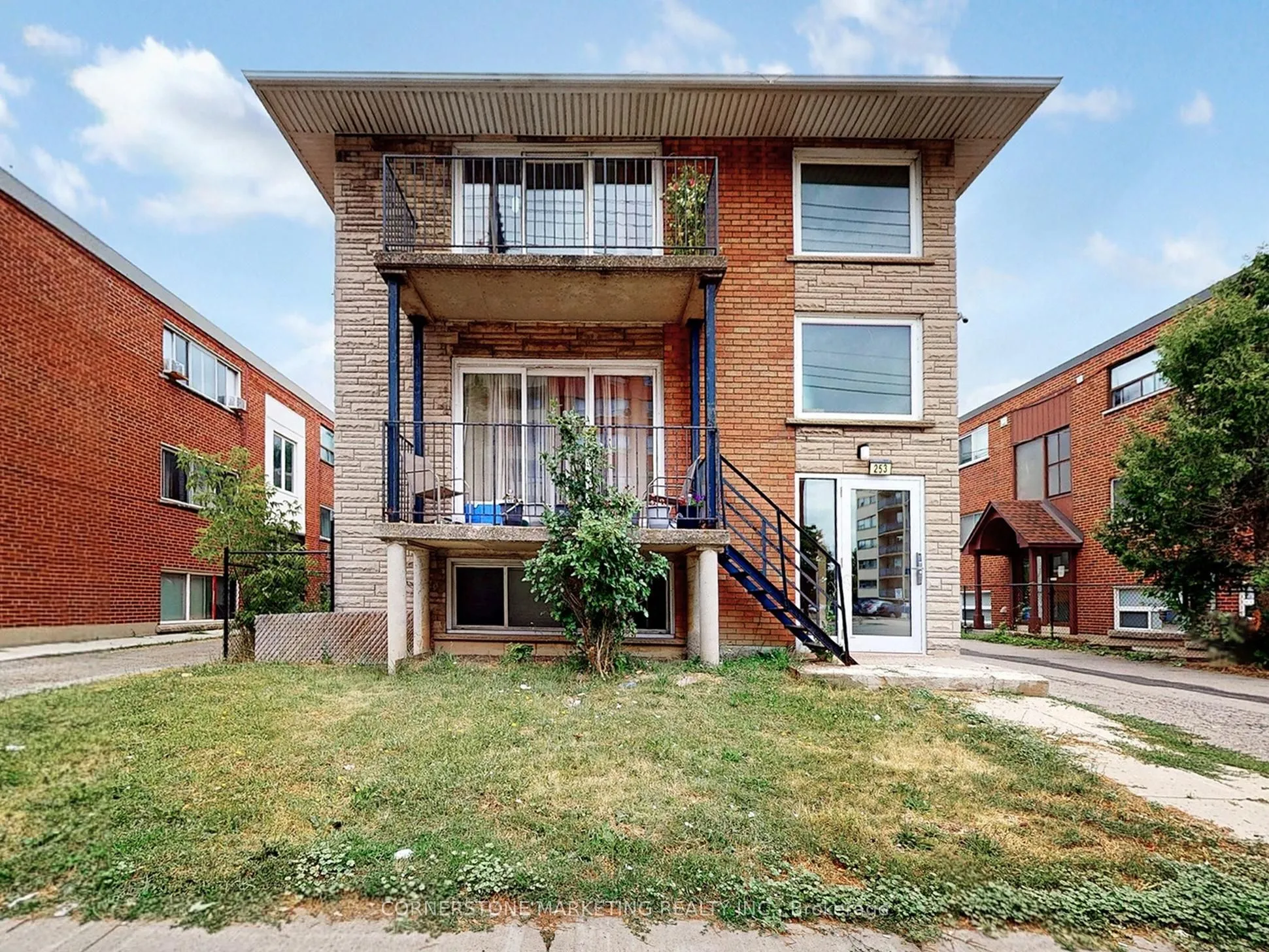 253 Mohawk Road, ON L9A 2H5