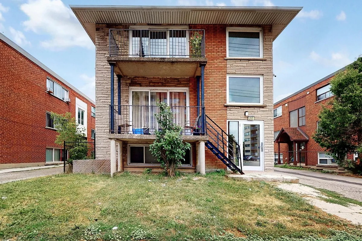 253 Mohawk Road, ON L9A 2H5