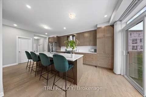 618 Galarneau Way, ON K2W 0M1