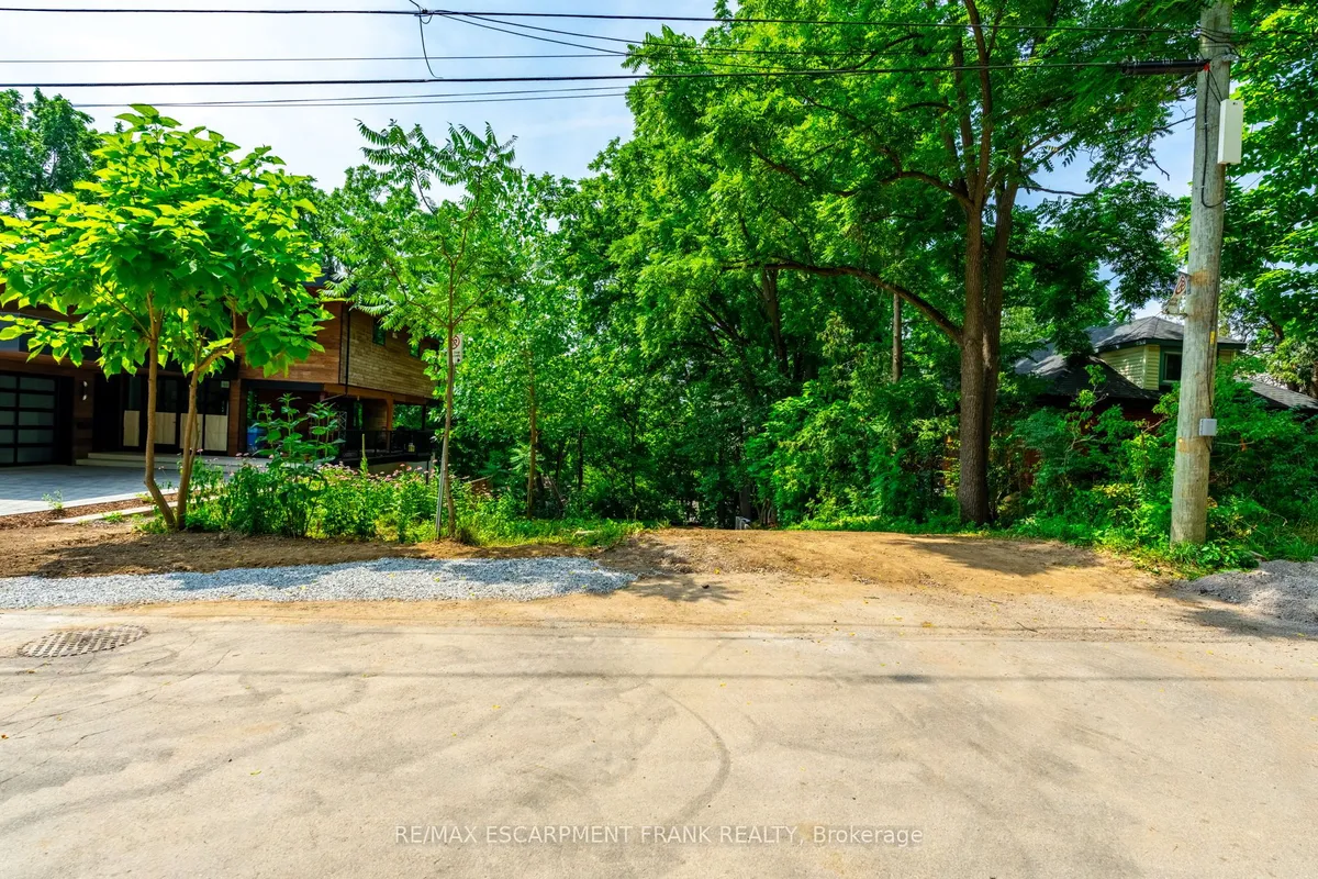 98 Alma Street, ON L9H 2E4