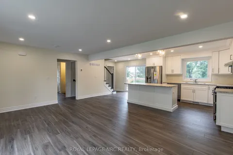 88 Merritt Parkway, ON L3K 3Y1