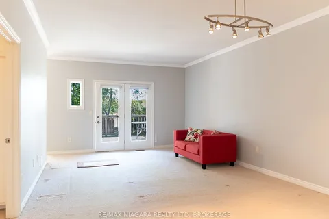 38 Maple Street, ON L3K 6G7