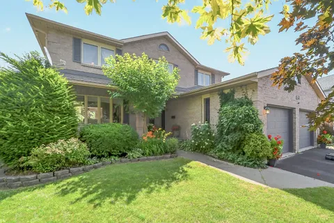 1098 Caitlin Crescent, ON K7P 2S4